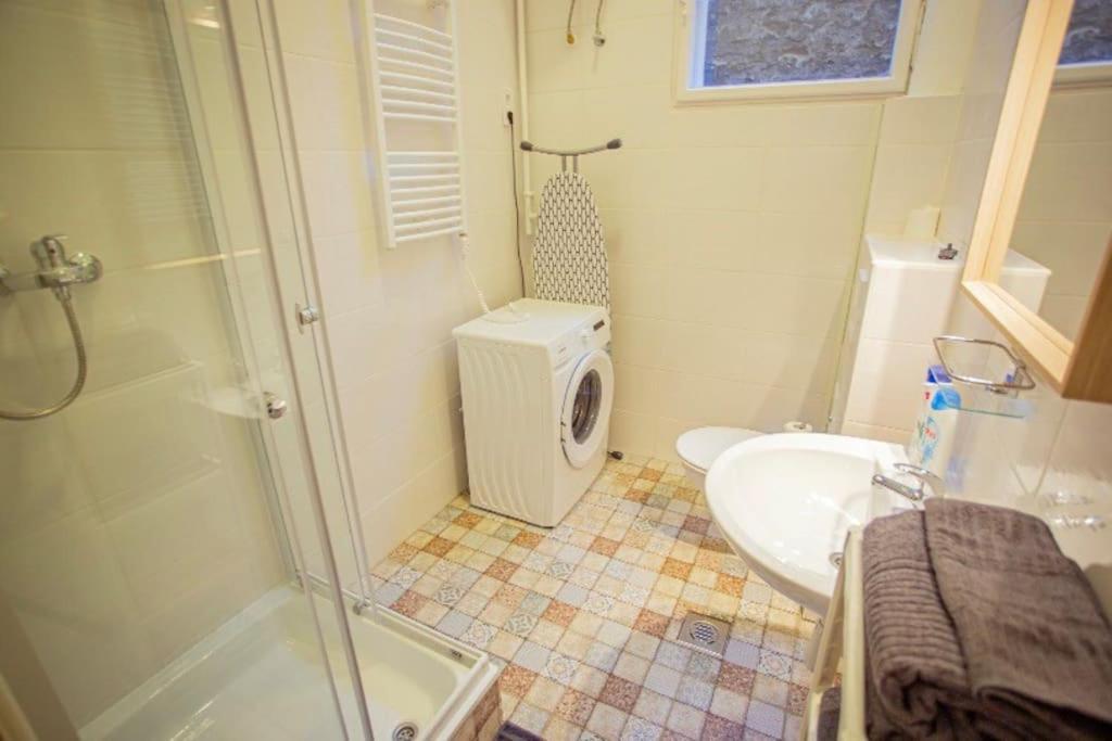 Cosy 2 Bedroom Flat In Akacfa St., Sol Βουδαπέστη Εξωτερικό φωτογραφία