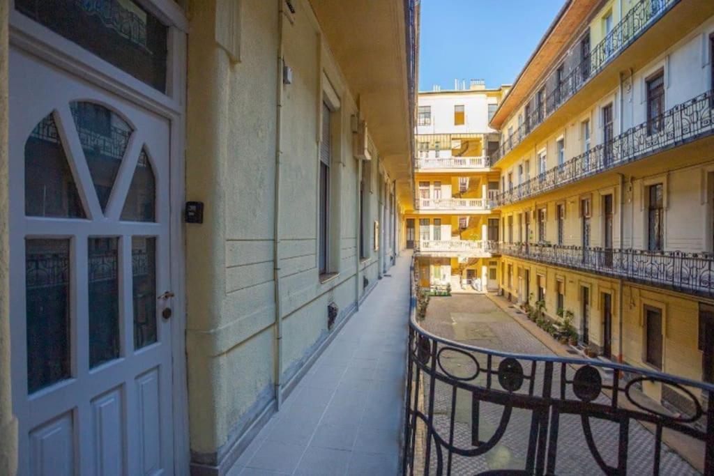 Cosy 2 Bedroom Flat In Akacfa St., Sol Βουδαπέστη Εξωτερικό φωτογραφία
